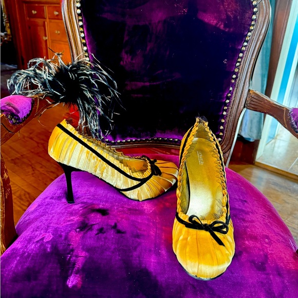 Splash Shoes - Splash satin baby doll pumps